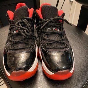 Jordan 11 low size 12 Black and Red Bred Chicago